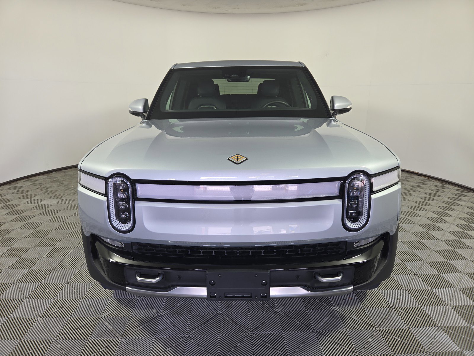Used 2023 Rivian R1T Adventure image 8