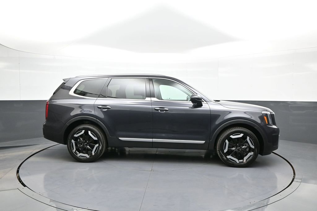 New 2025 Kia Telluride S image 5