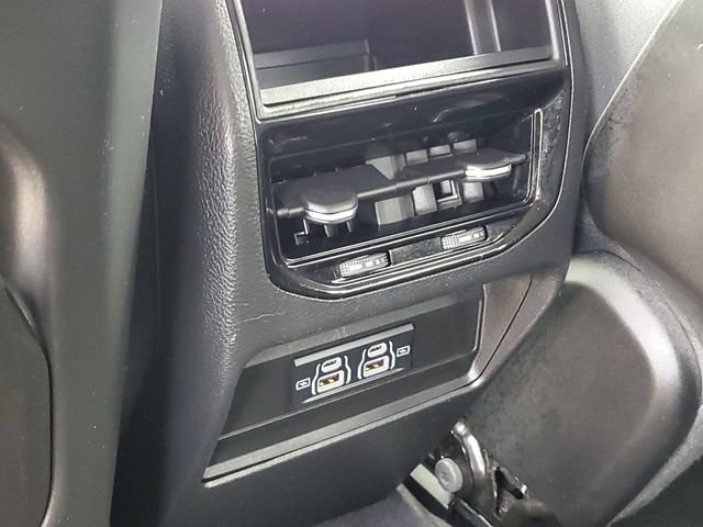 Used 2023 Jeep Grand Cherokee Laredo AWD/4WD image 32