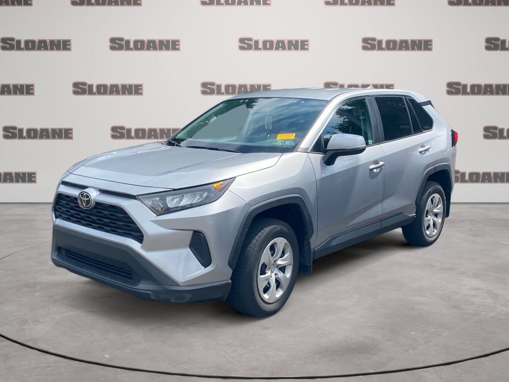 Used 2022 Toyota RAV4 LE AWD/4WD image 1