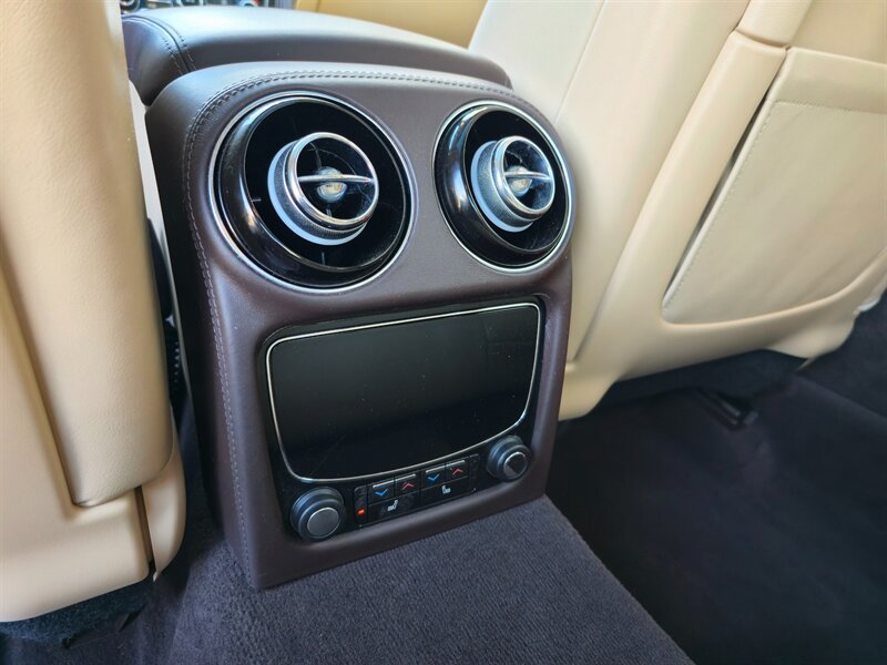 Used 2012 Jaguar XJ RWD image 30