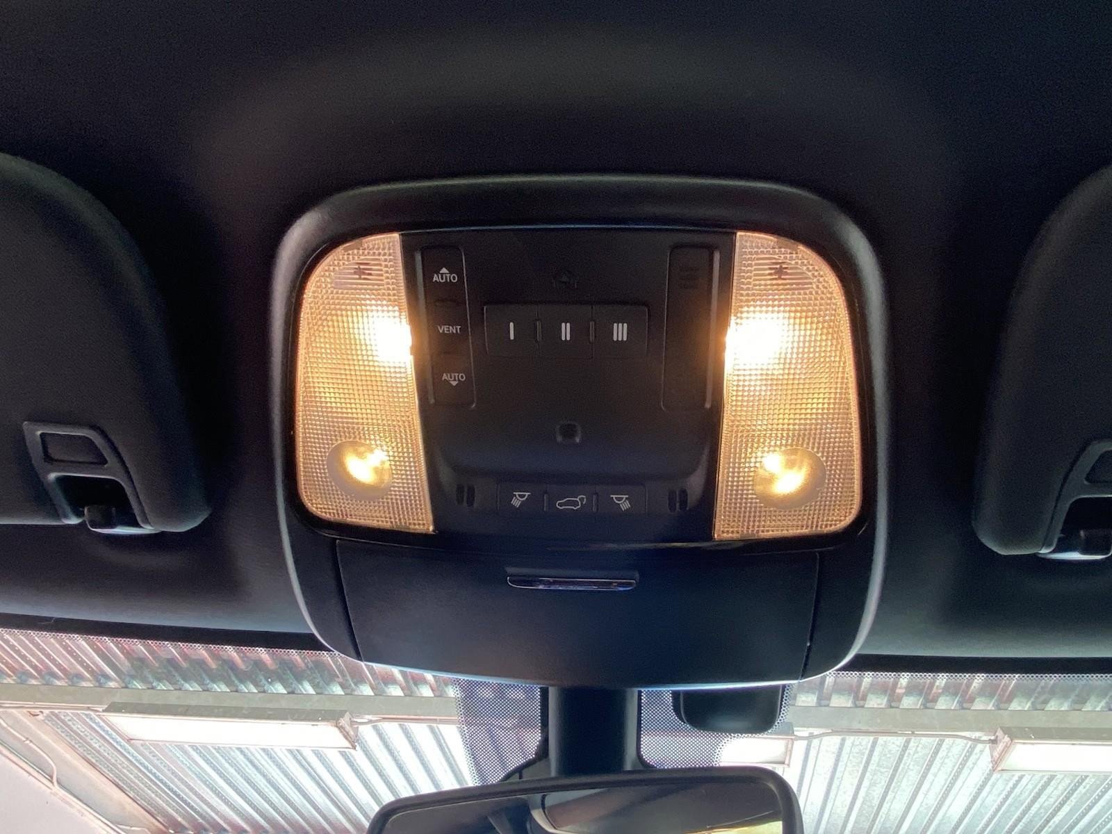 Used 2021 Dodge Durango R/T w/ Blacktop Package AWD/4WD image 29