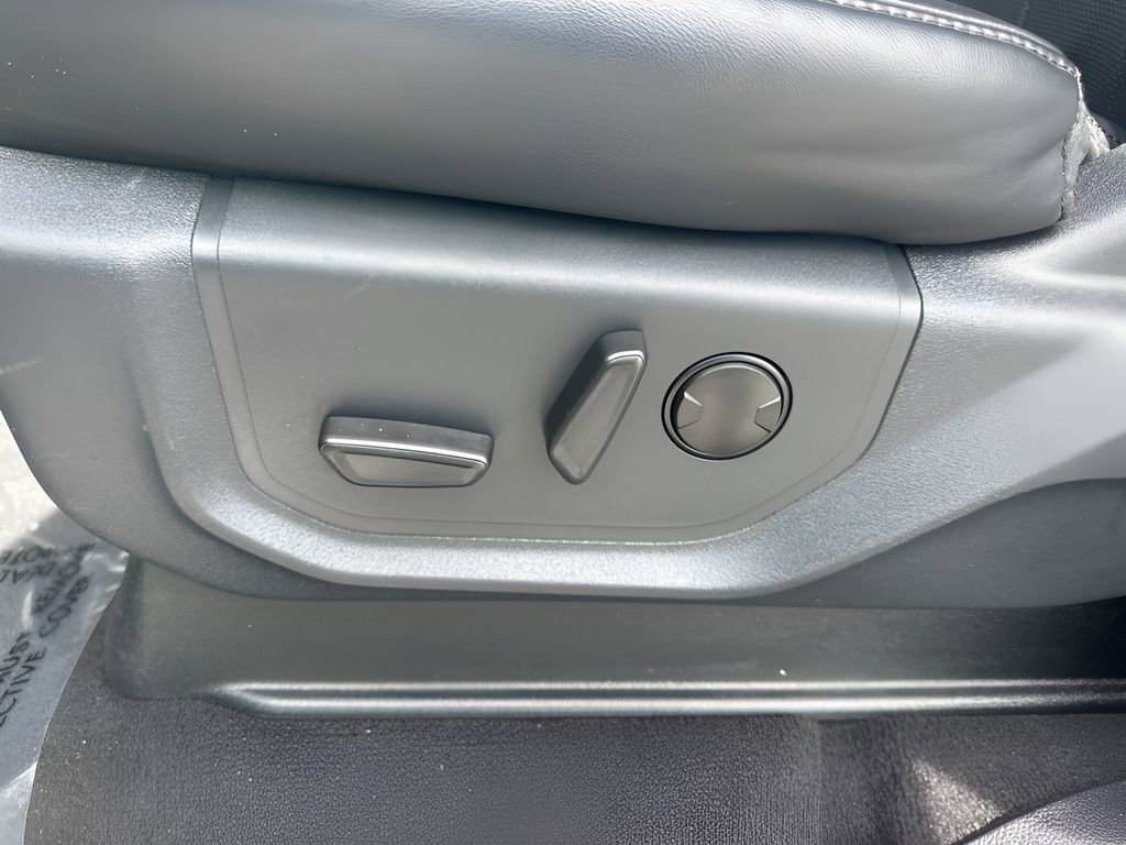 Used 2024 Ford Expedition Max XLT image 10