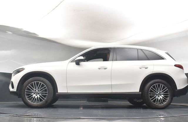 Used 2023 Mercedes-Benz GLC 300 4MATIC image 32