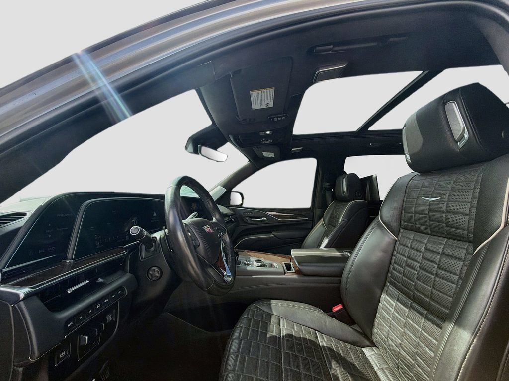 Used 2022 Cadillac Escalade Sport Platinum w/ LPO, ONYX Package AWD/4WD image 22