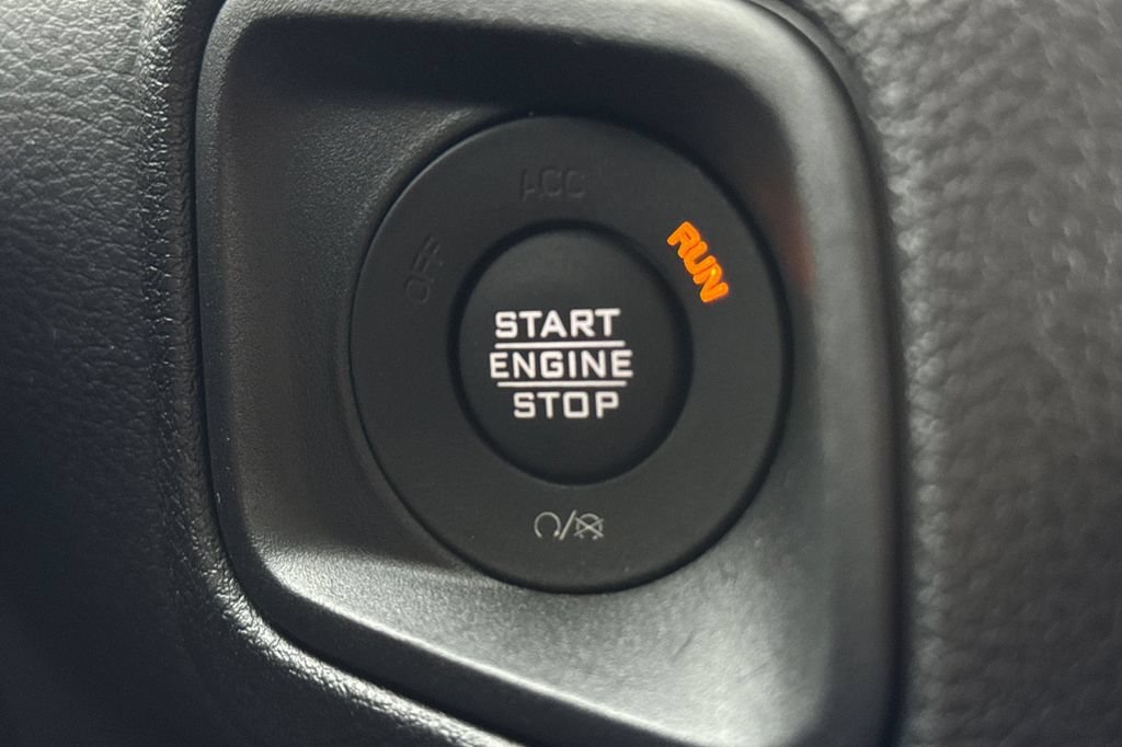 Used 2025 Jeep Gladiator Sport AWD/4WD image 24