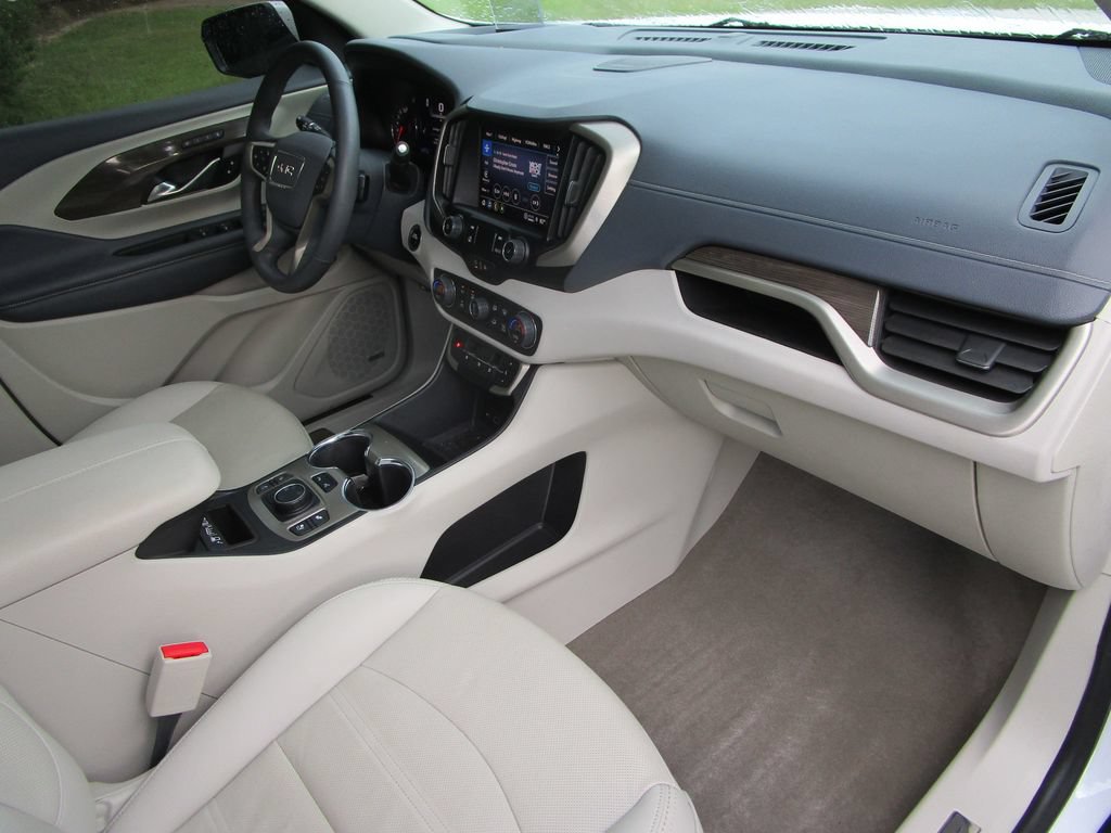 Used 2024 GMC Terrain Denali w/ Denali Premium Package AWD/4WD image 35