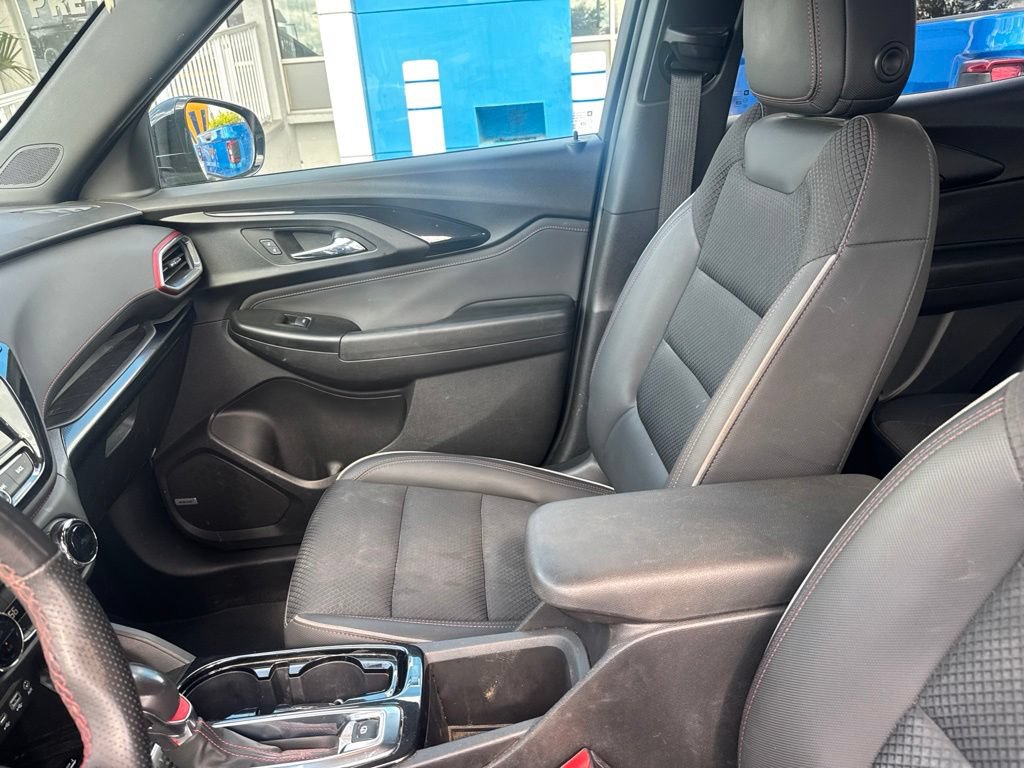 Used 2022 Chevrolet TrailBlazer RS w/ Technology Package FWD image 18