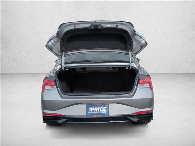 Used 2021 Hyundai Elantra Limited image 6