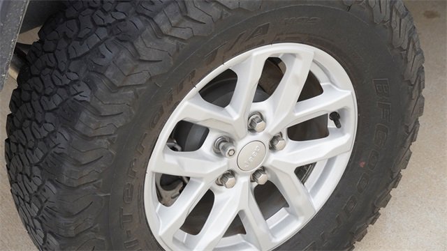 Used 2023 Jeep Wrangler Sport S image 9