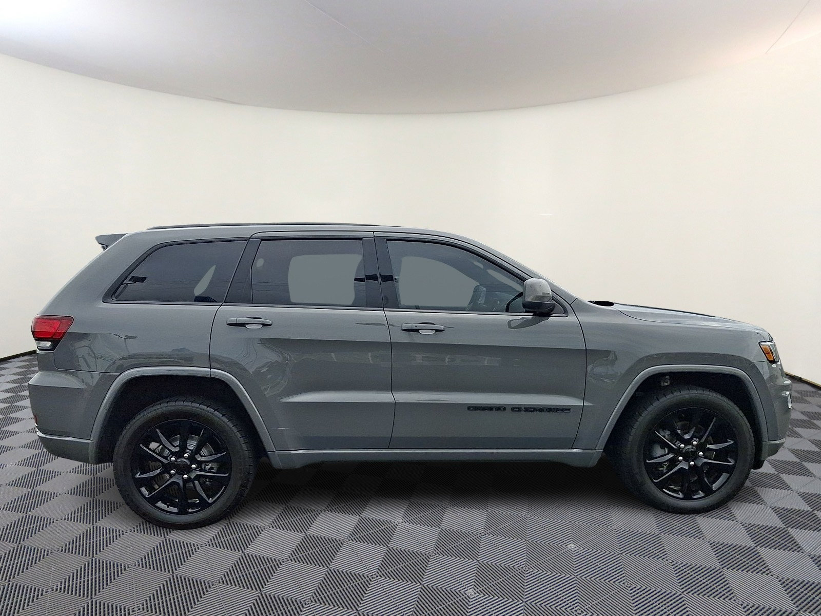 Used 2021 Jeep Grand Cherokee Laredo X AWD/4WD image 8
