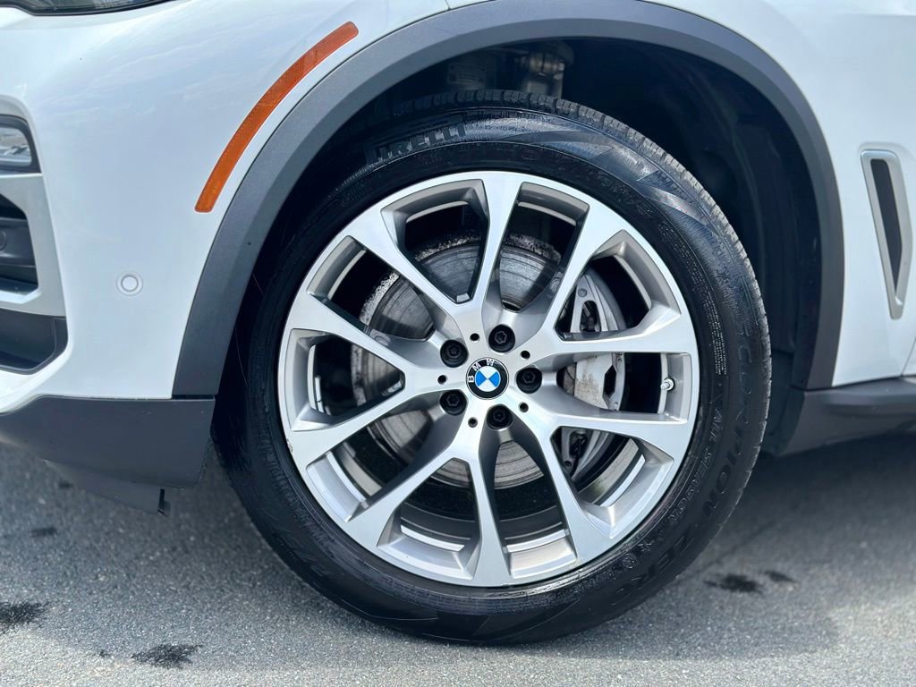 Used 2021 BMW X5 xDrive40i w/ Premium Package AWD/4WD image 2