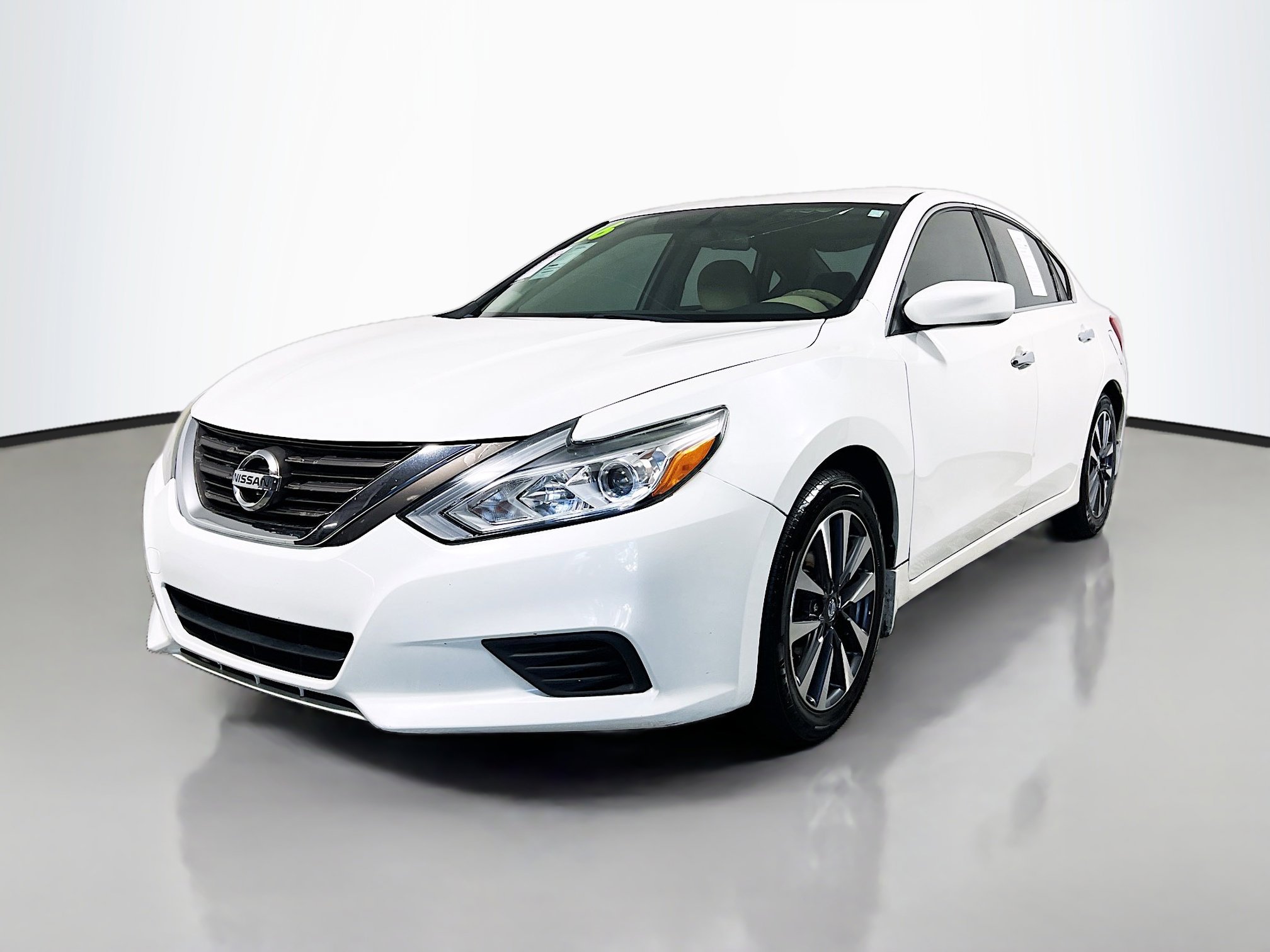 Used 2016 Nissan Altima 2.5 S w/ Power Driver Seat Package FWD image 10