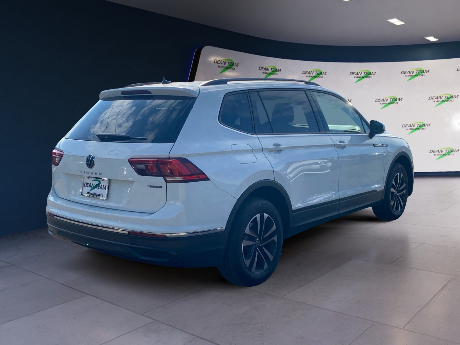 Used 2024 Volkswagen Tiguan S AWD/4WD image 4