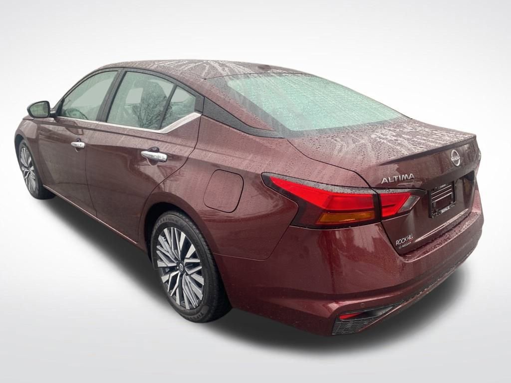 Used 2024 Nissan Altima 2.5 SV image 5
