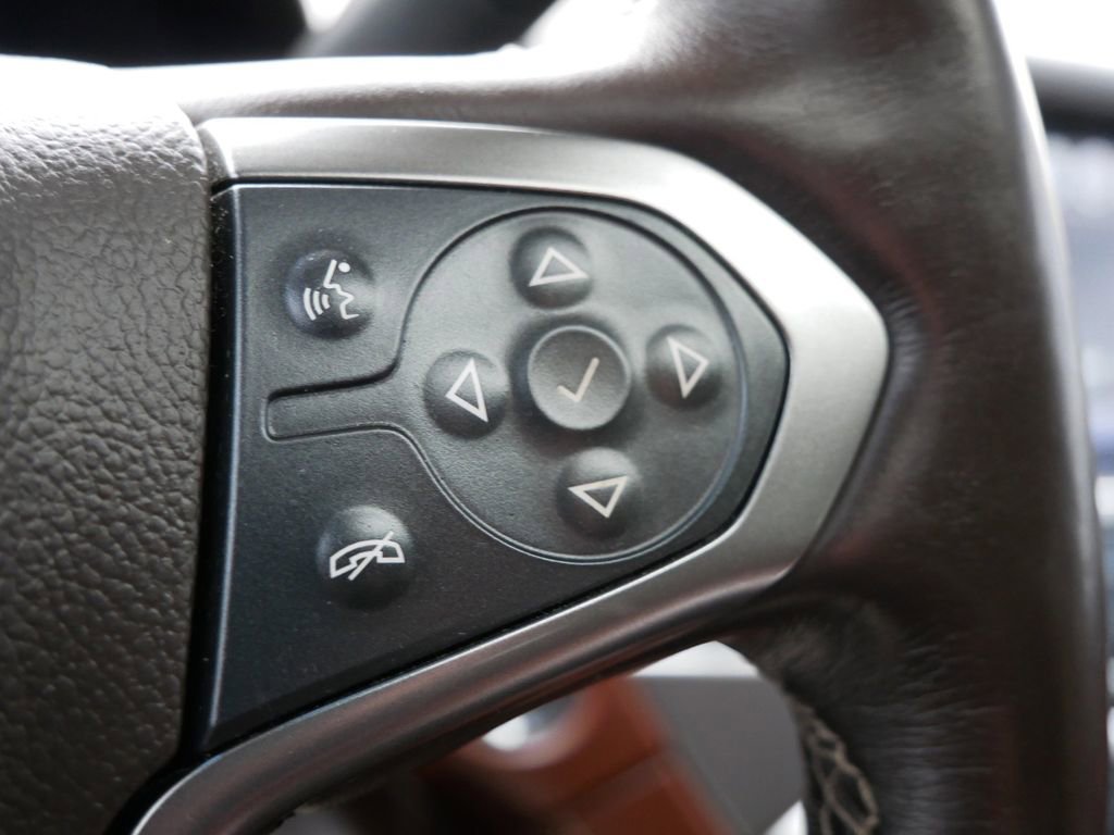 Used 2017 Chevrolet Suburban Premier AWD/4WD image 32