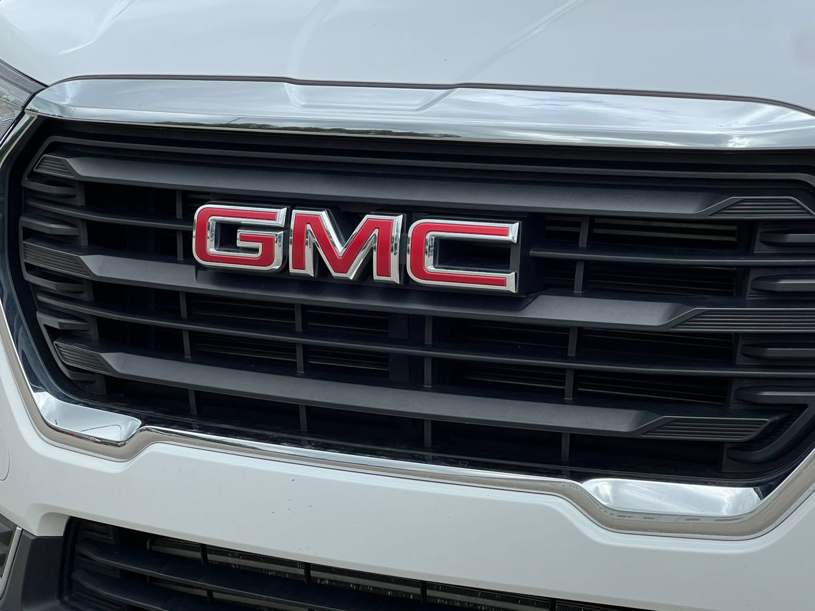 Used 2024 GMC Terrain SLE AWD/4WD image 36