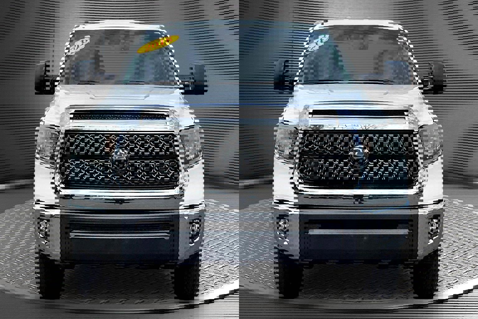 Used 2018 Toyota Tundra SR5 w/ SR5 Upgrade Package image 2