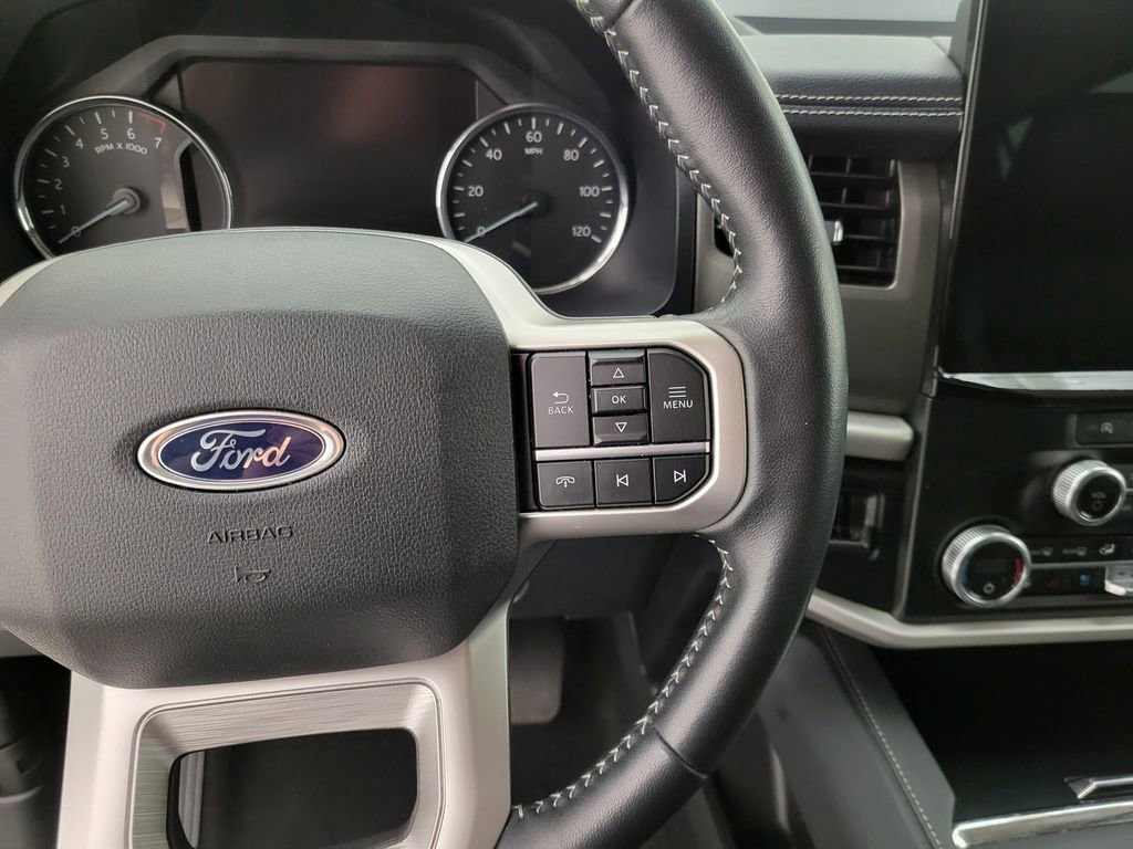 Used 2024 Ford Expedition Max XLT image 9