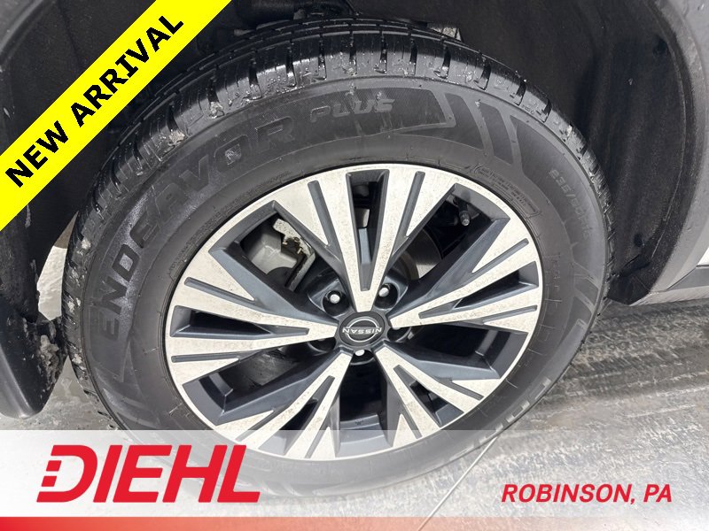 Used 2022 Nissan Rogue SV image 8