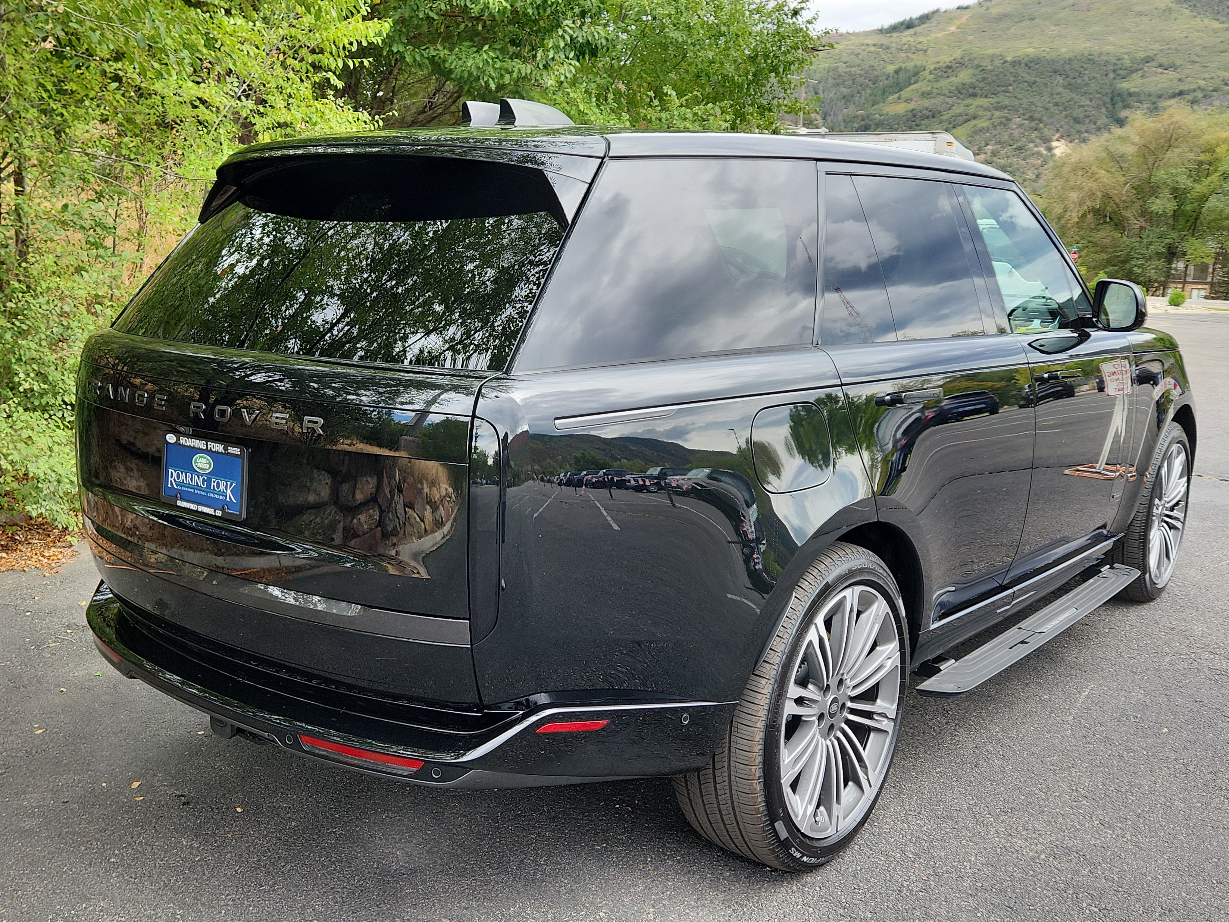 New 2025 Land Rover Range Rover Autobiography image 3