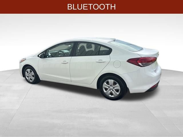 Used 2017 Kia Forte LX FWD image 4