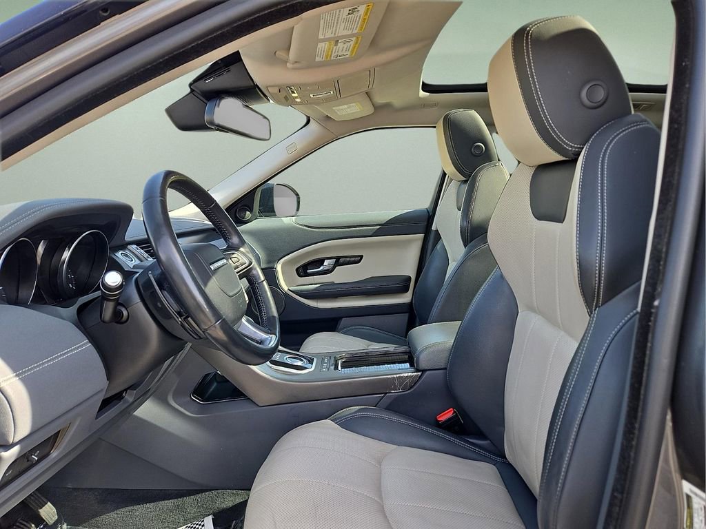 Used 2019 Land Rover Range Rover Evoque SE image 14