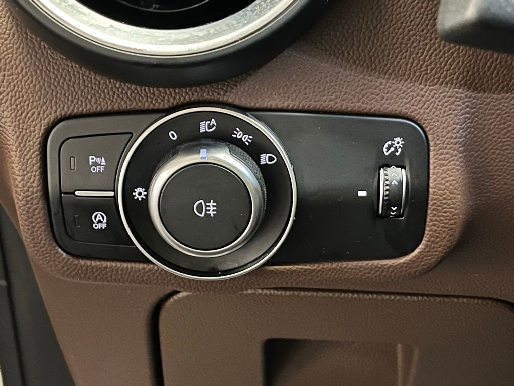 Used 2018 Alfa Romeo Stelvio Ti AWD/4WD image 16
