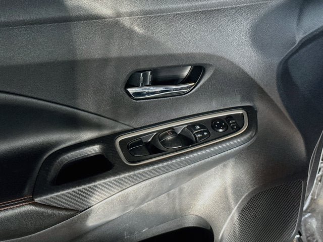 Used 2025 Nissan Versa SR FWD image 15