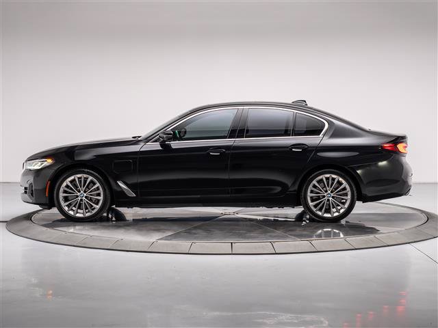 Used 2021 BMW 530e w/ Convenience Package RWD image 2