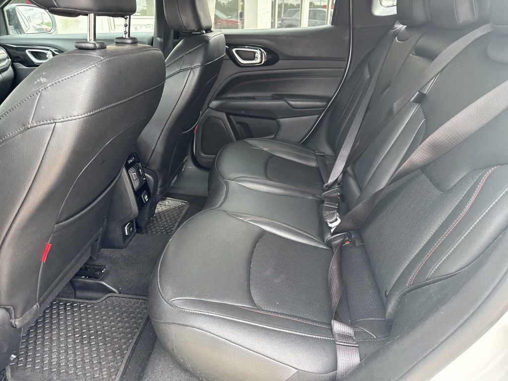 Used 2025 Jeep Compass Trailhawk AWD/4WD image 10