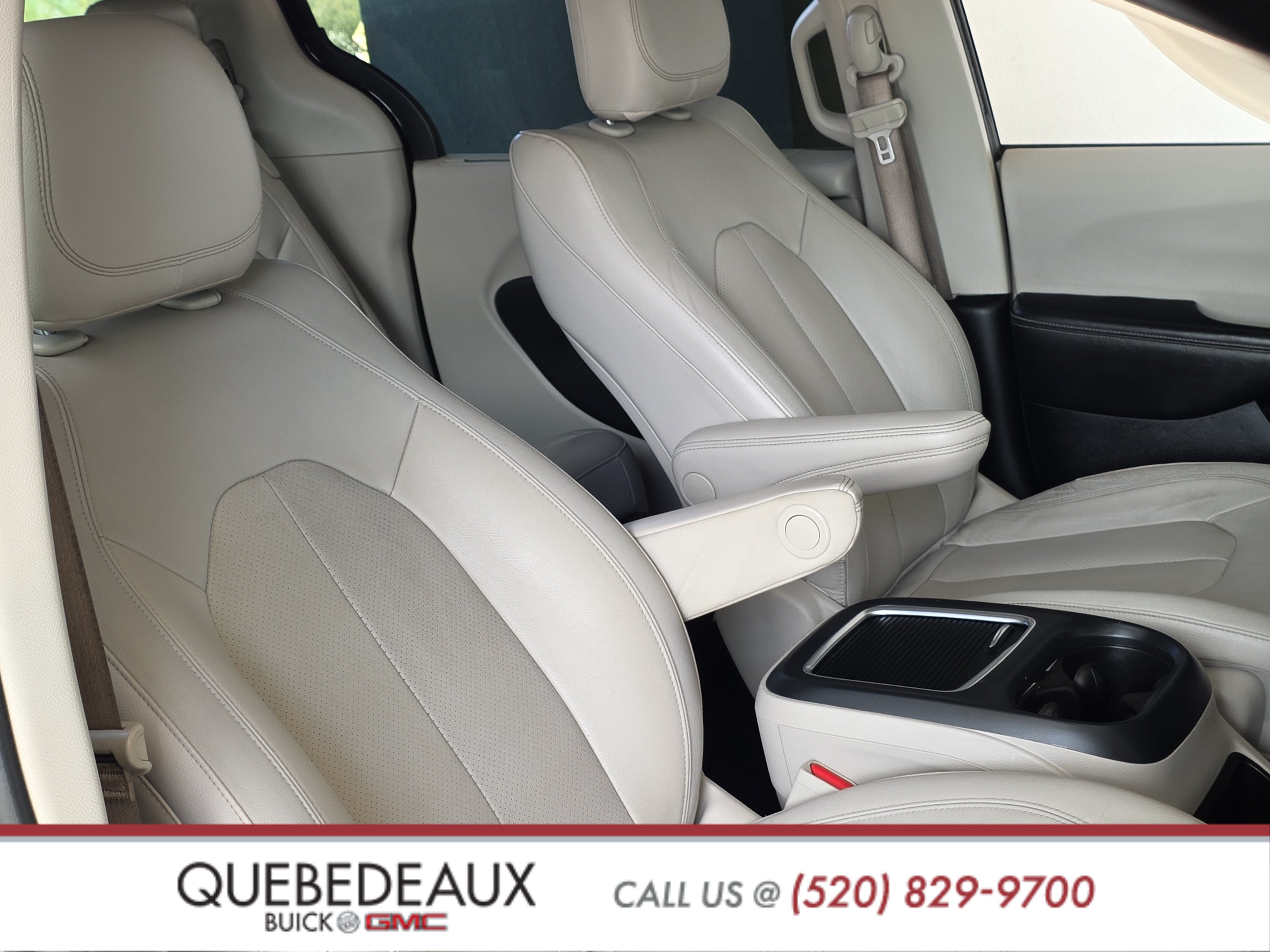 Used 2021 Chrysler Pacifica Touring-L FWD image 28
