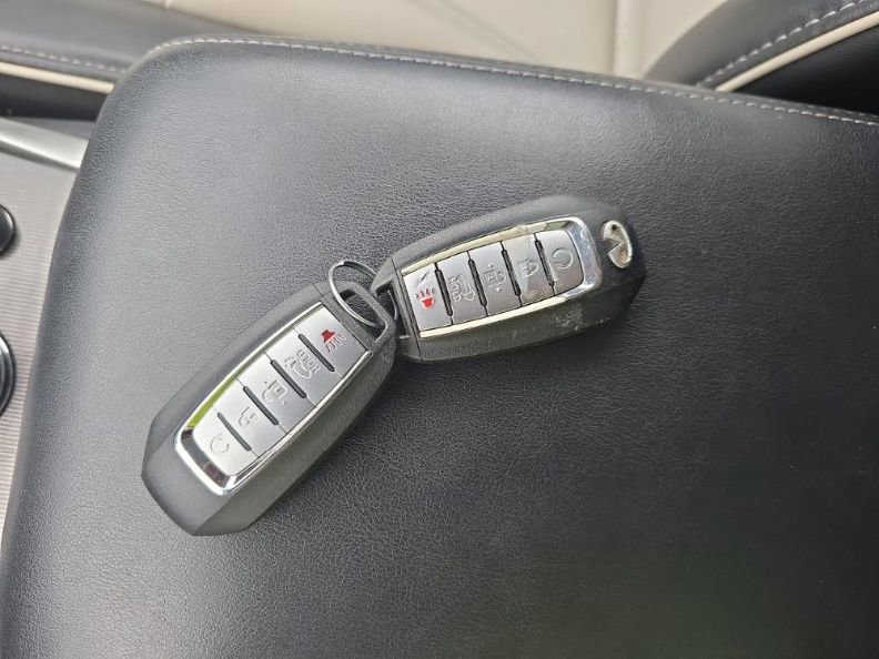 Used 2020 INFINITI QX60 Signature Edition w/ Cargo Package Essential image 10