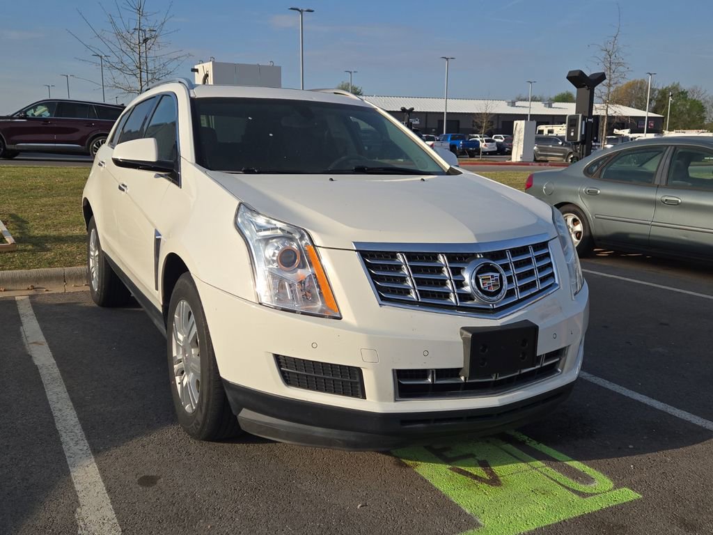 Used 2016 Cadillac SRX Luxury FWD image 4