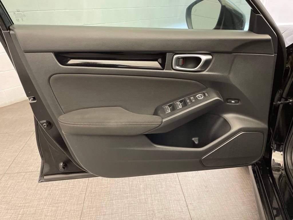 Used 2025 Honda Civic Sport image 28