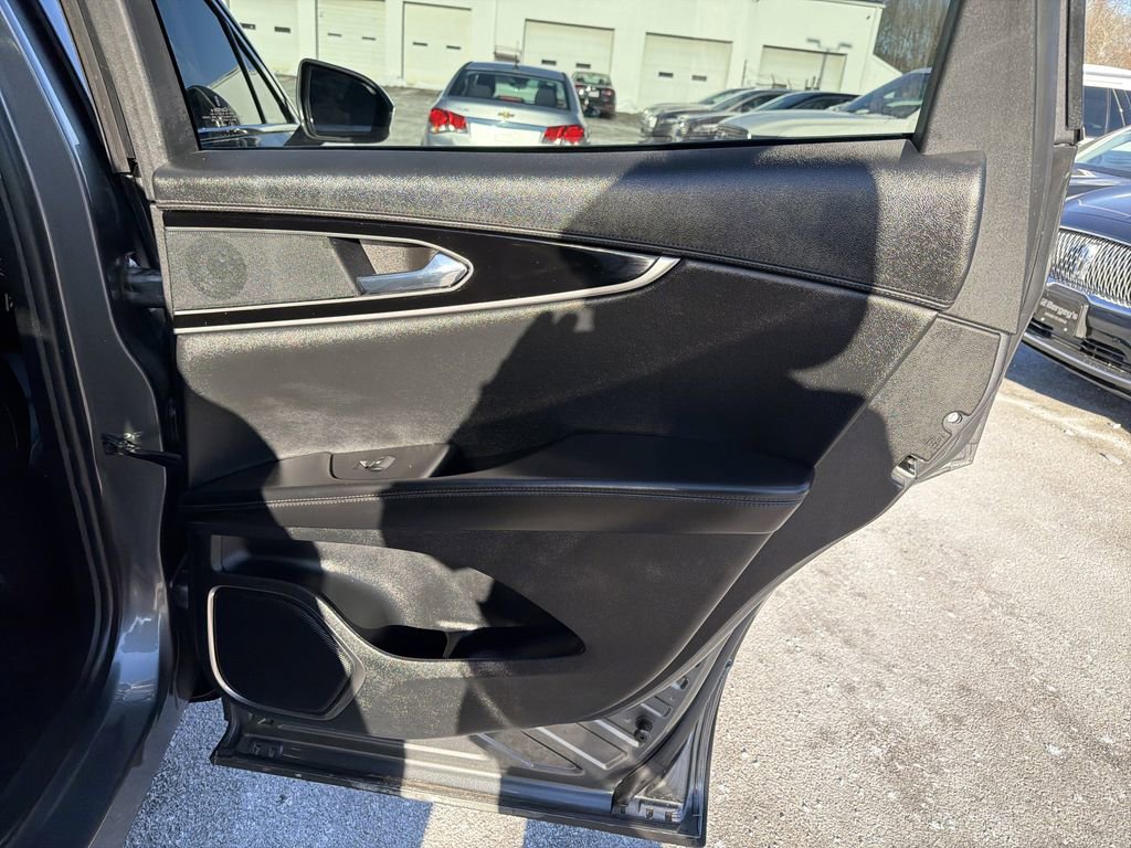 Certified 2023 Lincoln Nautilus AWD w/ Premium Package image 16