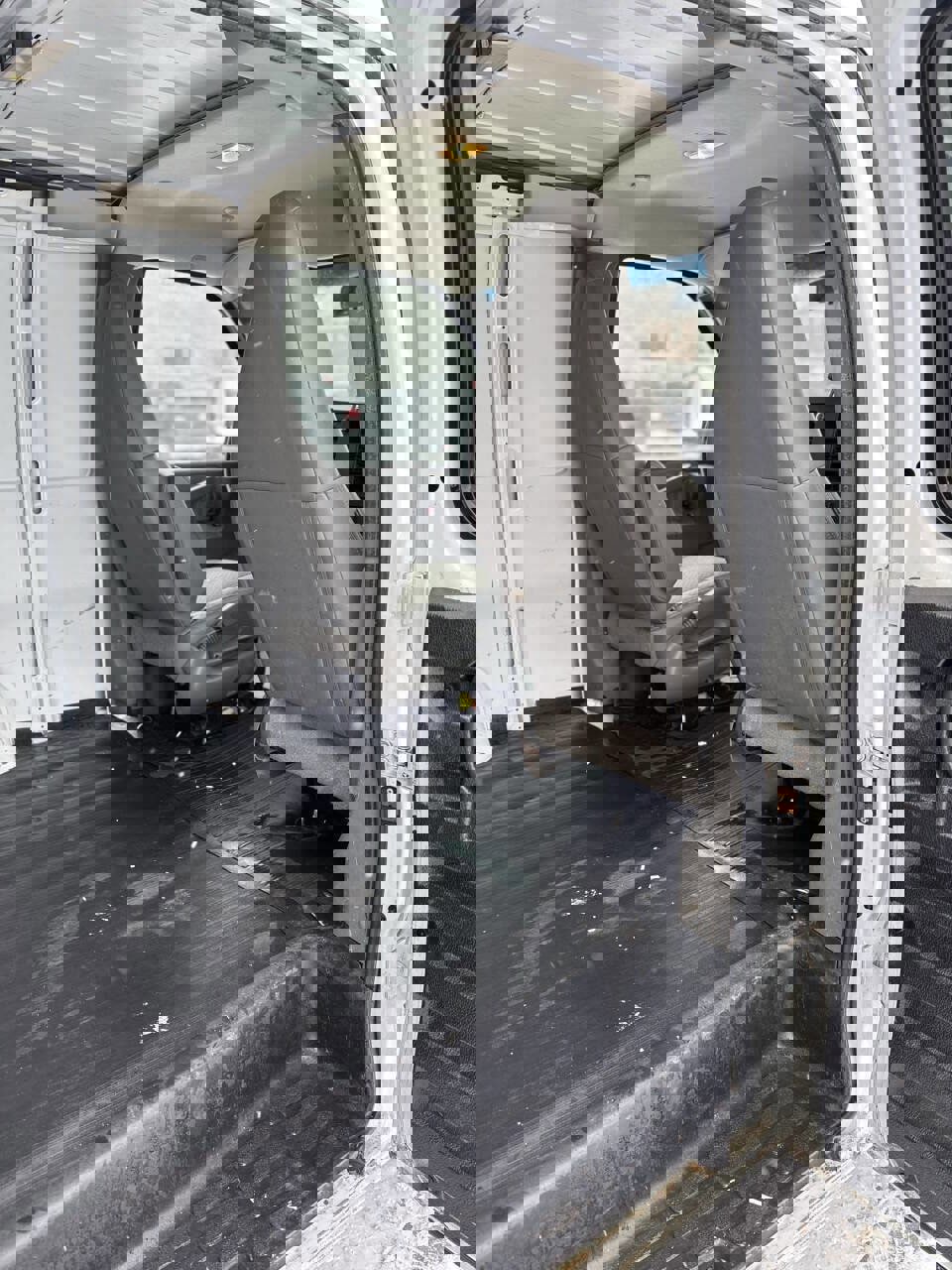 Used 2021 Chevrolet Express 2500 w/ Driver Convenience Package image 15