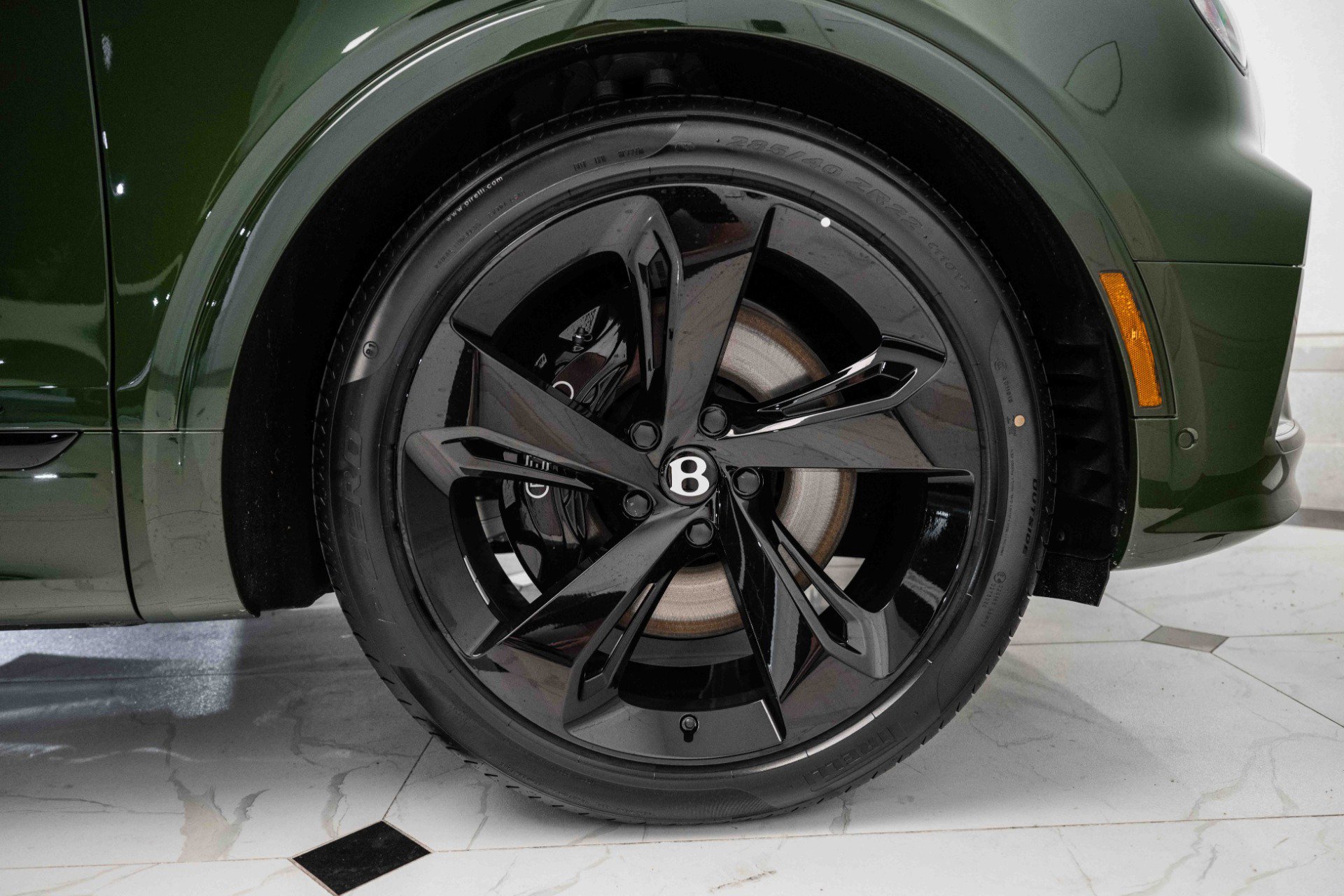 New 2024 Bentley Bentayga Extended Wheelbase image 14