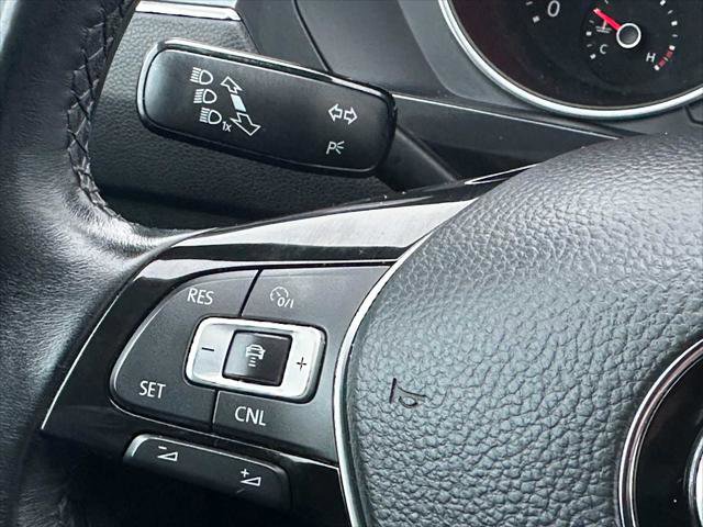 Used 2018 Volkswagen Tiguan SEL image 34