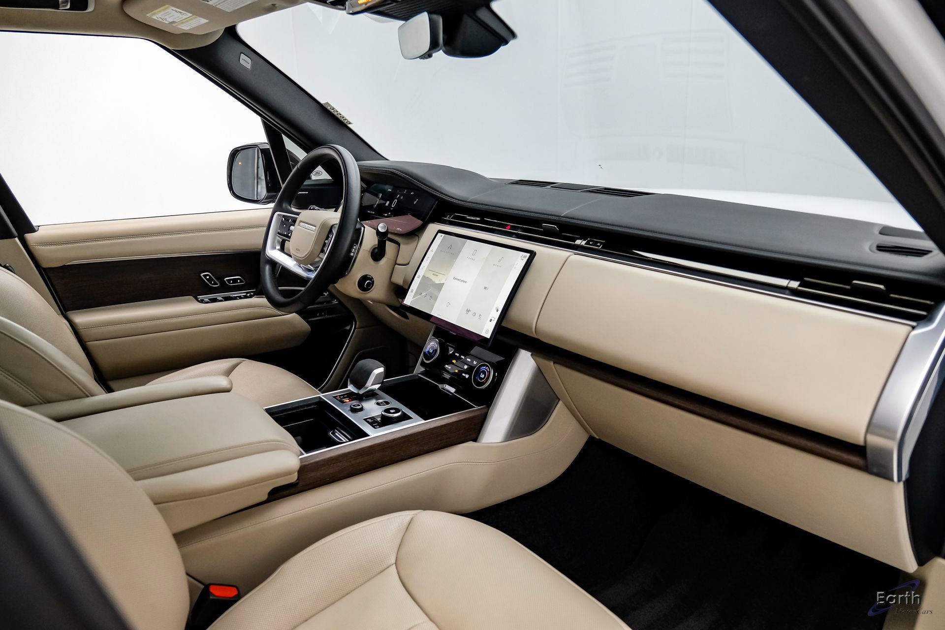 Used 2023 Land Rover Range Rover SE image 42