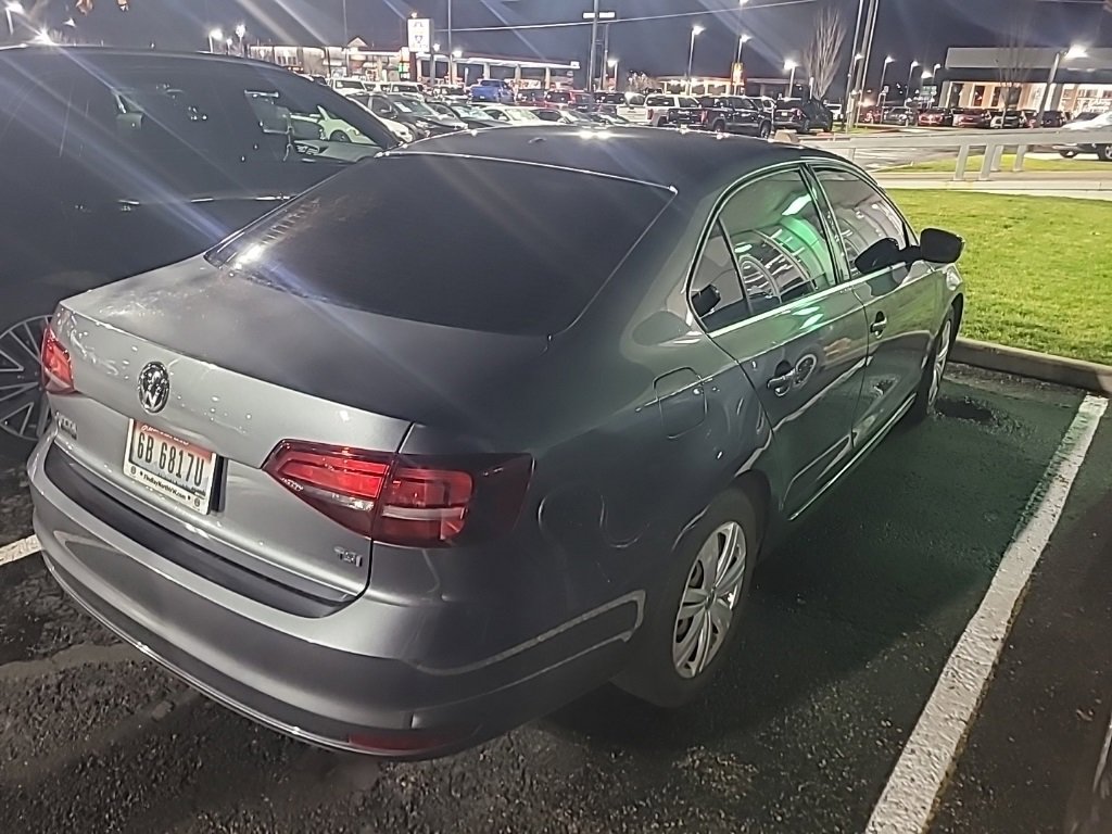 Used 2017 Volkswagen Jetta S image 5