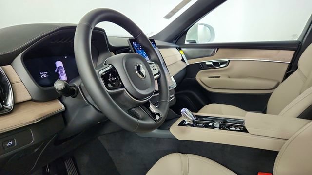 New 2026 Volvo XC90 B6 Plus w/ Protection Package Premier AWD/4WD image 12