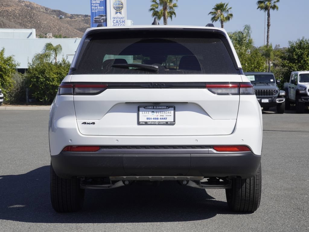 New 2026 Jeep Grand Cherokee Altitude AWD/4WD image 5