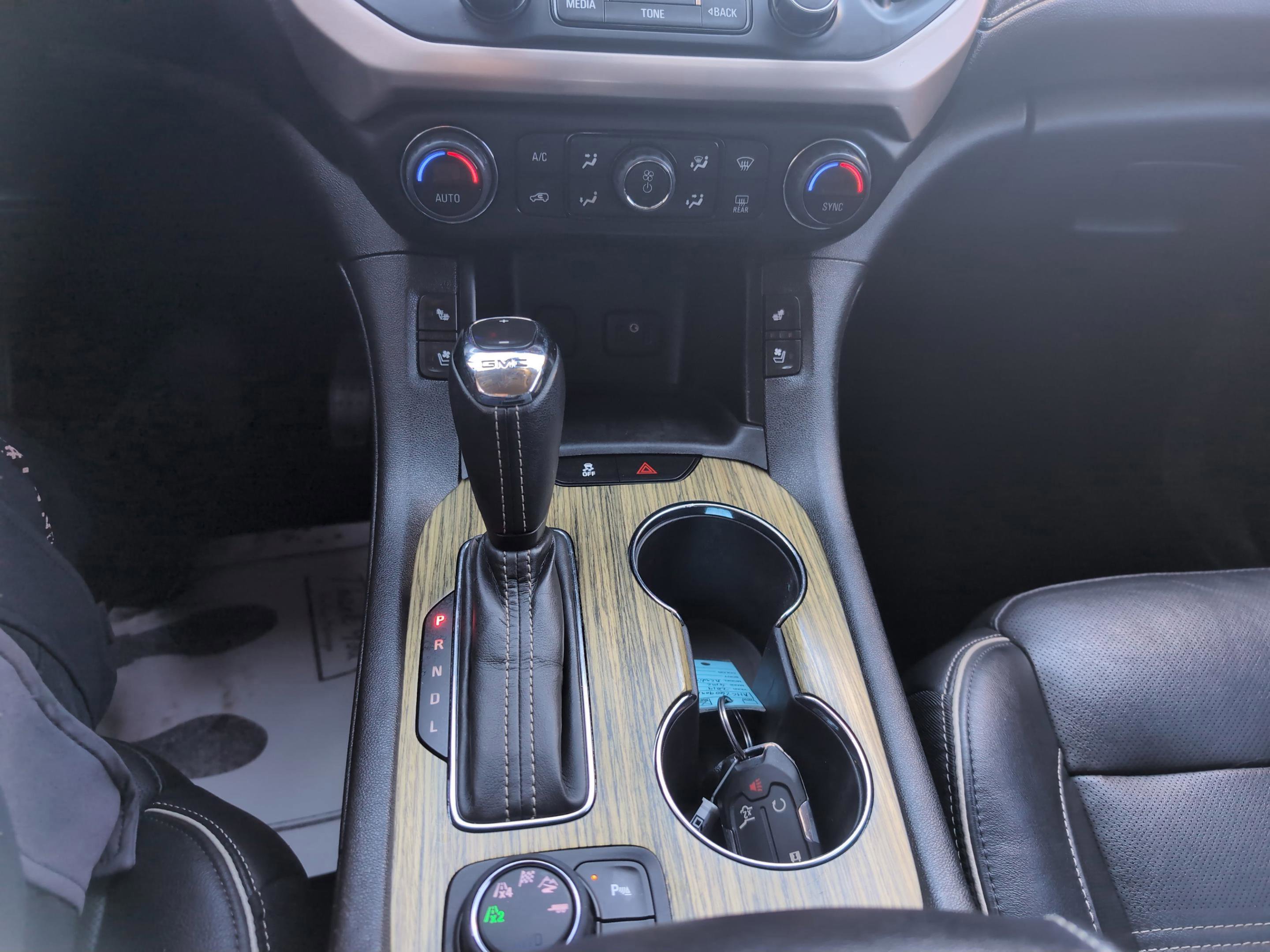 Used 2019 GMC Acadia Denali image 9