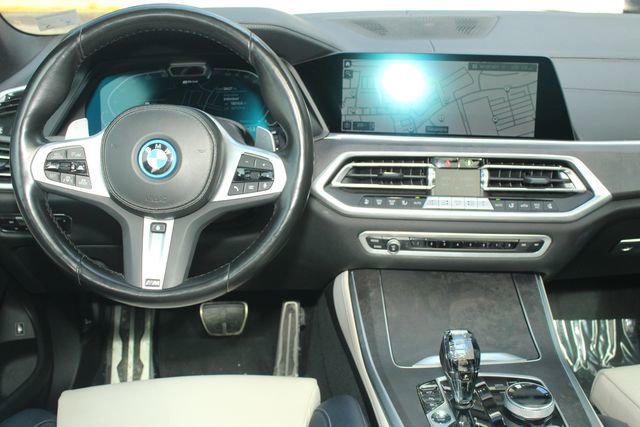 Used 2022 BMW X5 xDrive45e w/ M Sport Package image 21