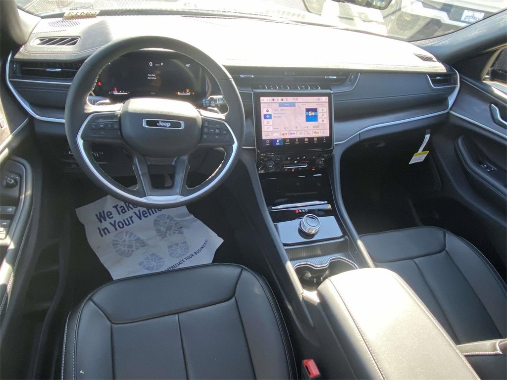 New 2025 Jeep Grand Cherokee L Limited w/ Luxury Tech Group II image 10