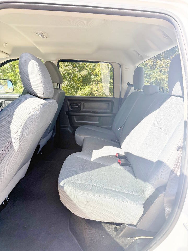 Used 2017 RAM 2500 Tradesman w/ Chrome Appearance Group AWD/4WD image 11