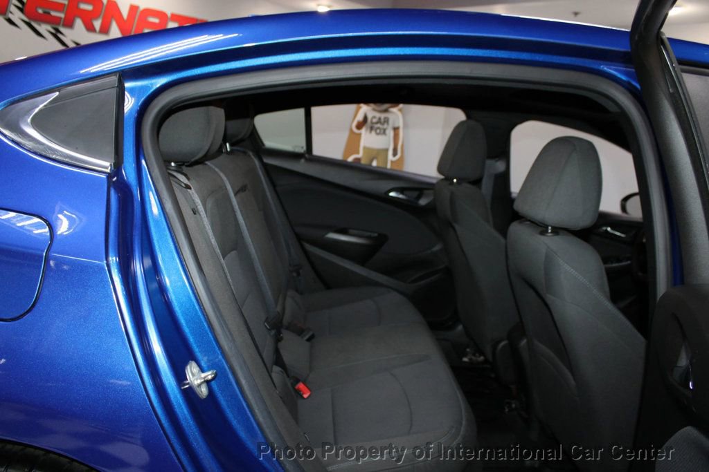 Used 2018 Chevrolet Cruze LT w/ Sun And Sound Package image 32