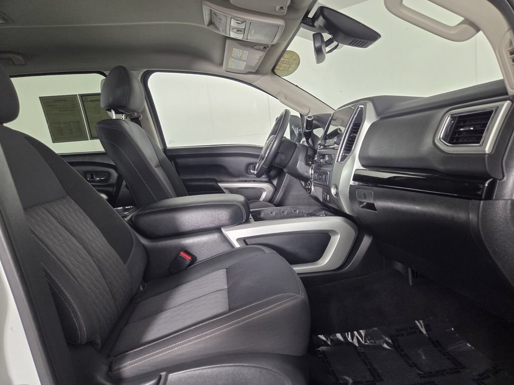 Used 2021 Nissan Titan SV w/ SV Convenience Package AWD/4WD image 33