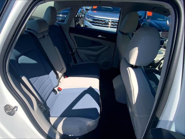 Used 2025 Volkswagen Jetta SE w/ Sunroof Package FWD image 22